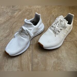 Men’s adidas swift run size 10